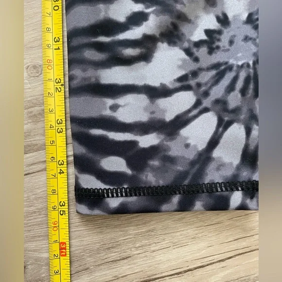 Danskin Women's Printed Performance 7/8 Legging - Picture 5 of 6